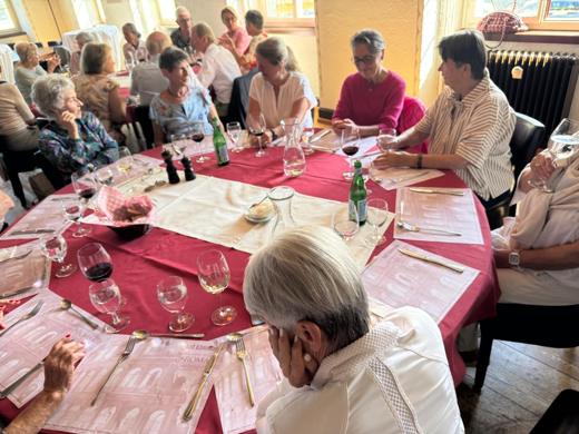 Am Tisch