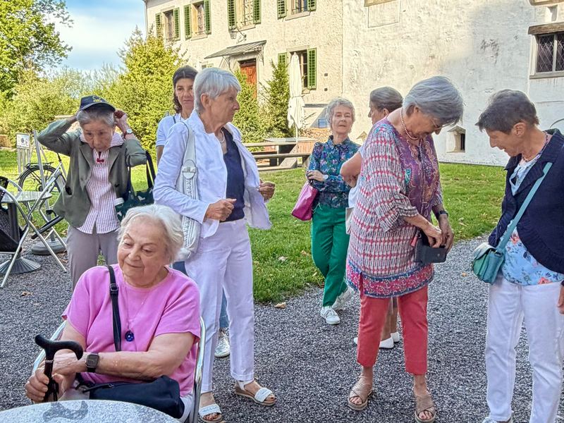Auf dem Vorplatz des Ritterhauses